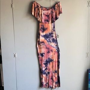 Off shoulder tie-dye maxi dress